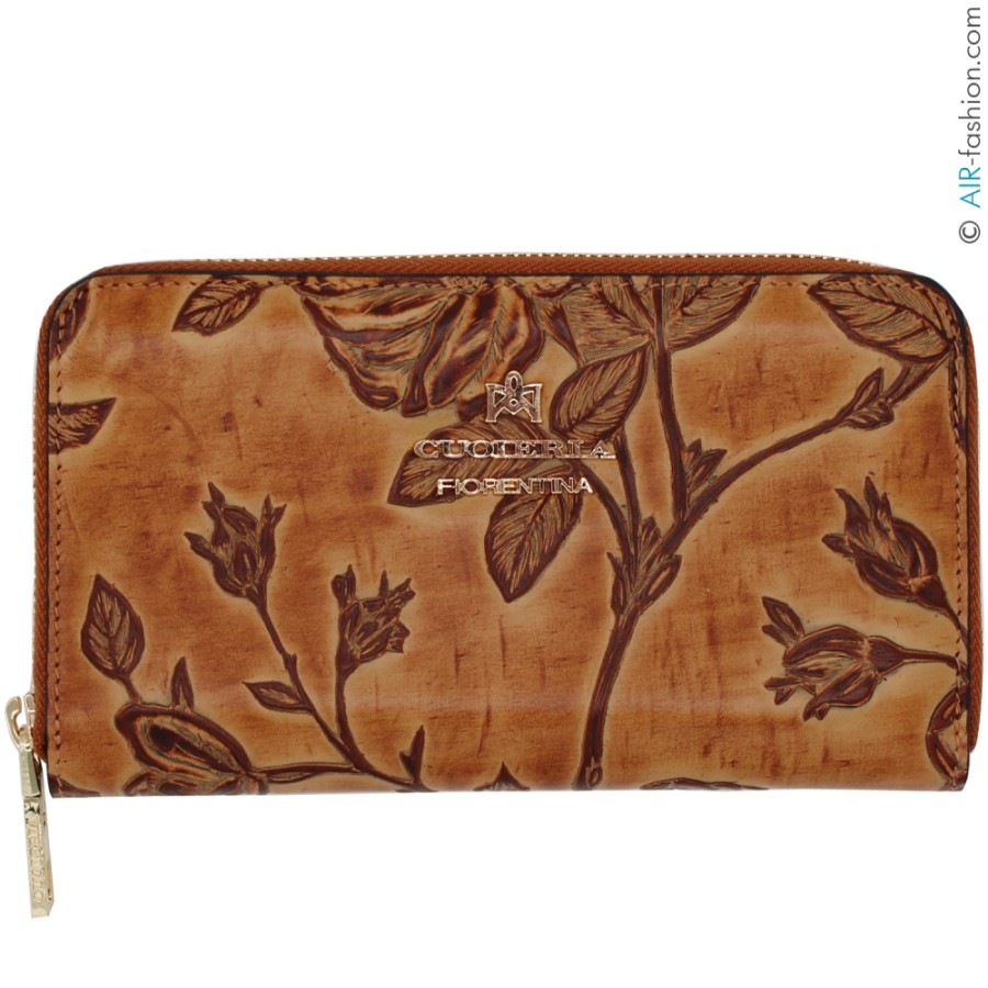 Accessoires Pour Dames Cuoieria Fiorentina | Cuoieria Fiorentina Portefeuille Zippe En Cuir Beige Fonce Avec Roses En Relief, Fabrique En Italie P0000D1014385_Beige