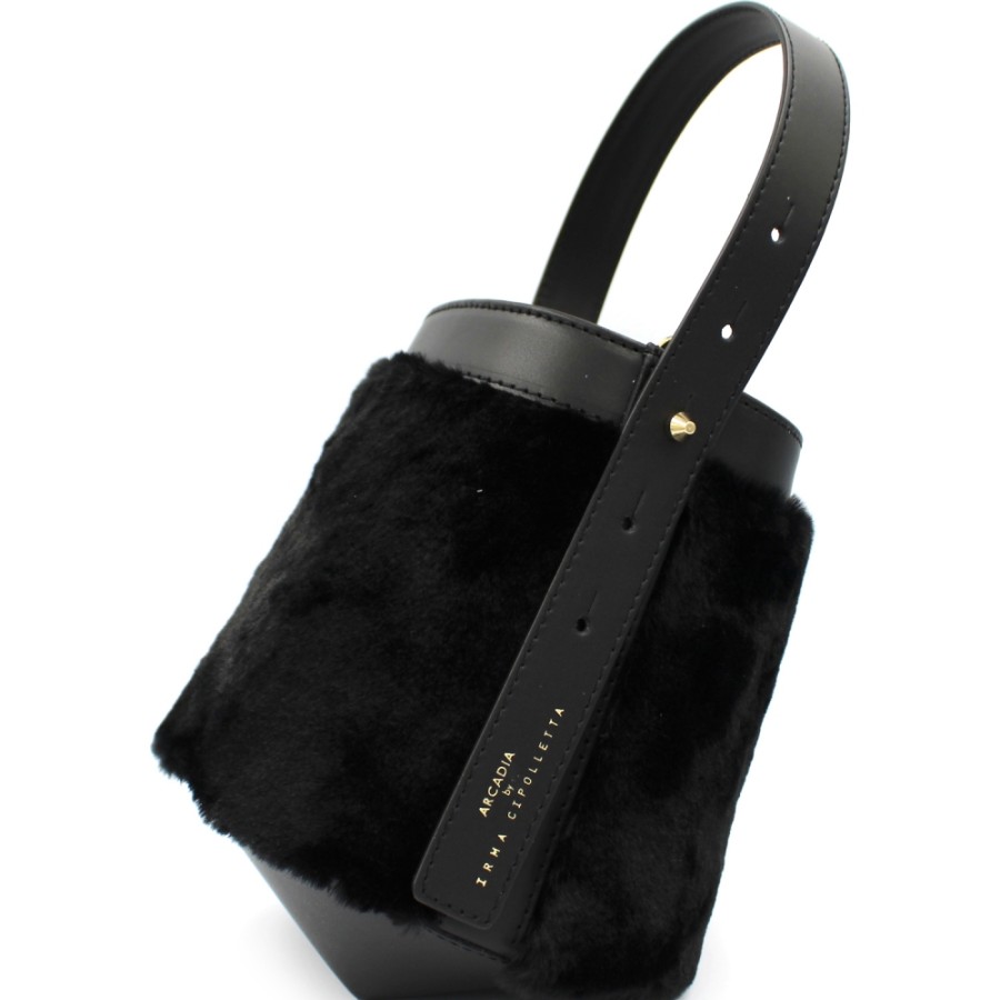 Sacs Pour Dames ARCADIE | Sac Seau A La Mode En Cuir Noir Et Fourrure Ecologique Arcadia Fabrique En Italie 4698N